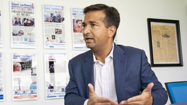 El representante republicano Carlos Curbelo aspira a reelegirse por el distrito 26.