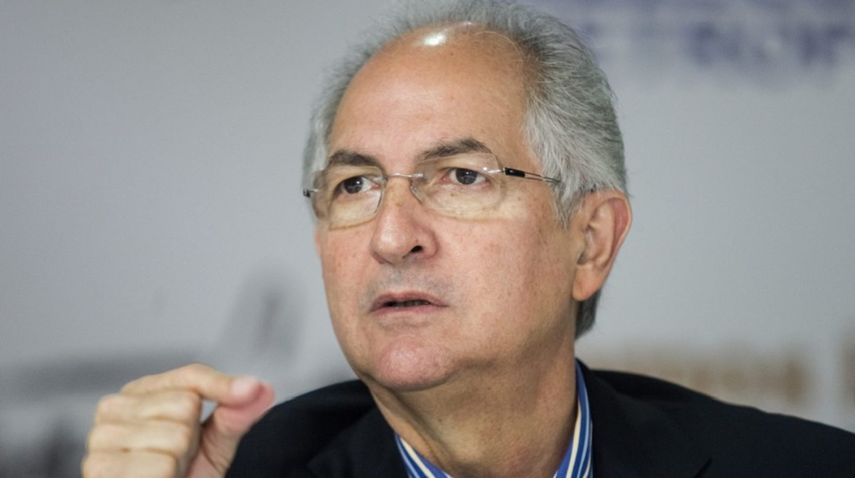 Habrá que rescatar los dineros robados al país, también repatriar a los que huyeron por temor a las arbitrariedades, y, desde luego, tocar las puertas de organismos financieros internacionales, propone Ledezma