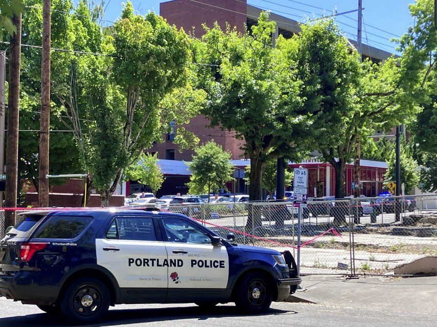 La policía de Portland responde a un tiroteo en el Centro Médico Legacy Good Samaritan en Portland, Oregon, el sábado 22 de julio de 20233. El tiroteo en el Centro Médico Legacy Good Samaritan de Portland formaba parte de una oleada de violencia armada en hospitales y centros médicos de Estados Unidos, que han tenido problemas para adaptarse a las crecientes amenazas.&nbsp;
