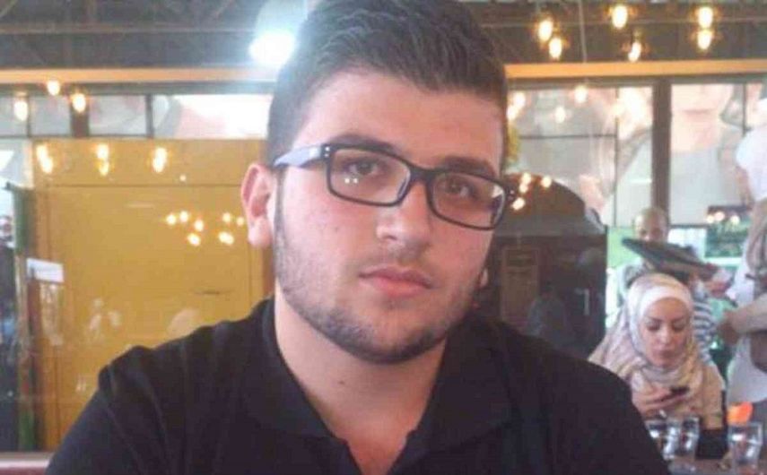 Mohammed Alhajali estuvo al teléfono durante dos horas hablando con un amigo en Siria, hasta que el fuego llegó al piso 14, donde vivía. Entonces el joven refugiado sirio se despidió.