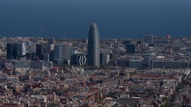 Vista panorámica de Barcelona, con la Torre Glòries al fondo, a 5 de agosto de 2024, en Barcelona, Catalunya (España). &nbsp; &nbsp; &nbsp;
