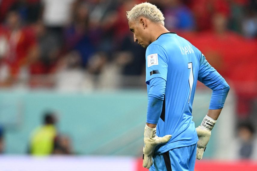 El guardameta de Costa Rica, Keylor Navas, reacciona durante el difícil compromiso de su combinado ante España en el Mundial de Catar.