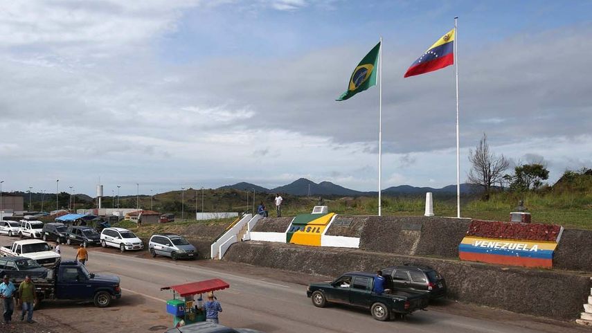 Fotografía de archivo del 22 de octubre de 2016, que muestra una vista general de paso fronterizo entre Brasil y Venezuela en la ciudad de Pacaraima, en el estado brasileño de Roraima.