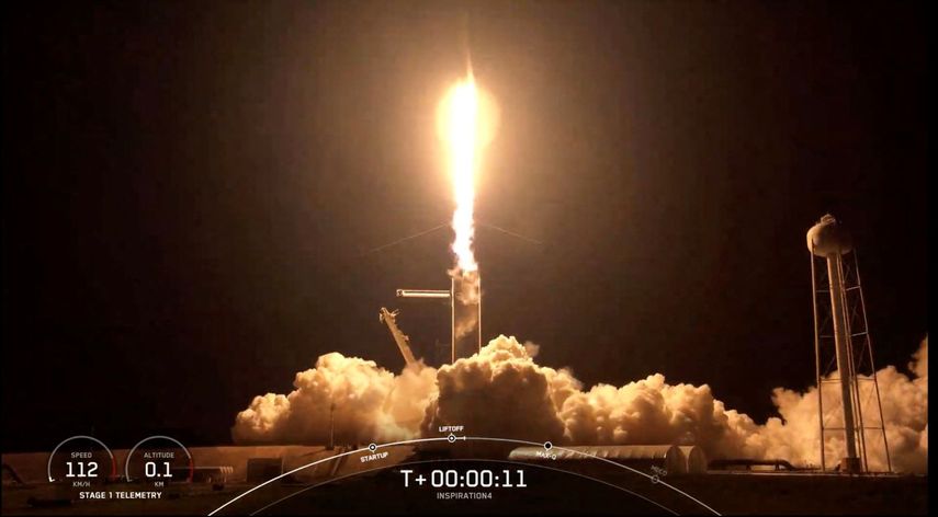 La noche del miércoles despegó el cohete SpaceX con cuatro turistas espaciales a bordo.