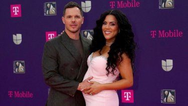 Francesco Zampogna y Francisca asisten al 37º Premio Lo Nuestro de Univision en el Kaseya Center el 20 de febrero de 2025 en Miami, Florida.&nbsp;