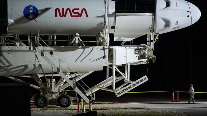 Cuatro miembros de primera misión privada al espacio regresan a la Tierra