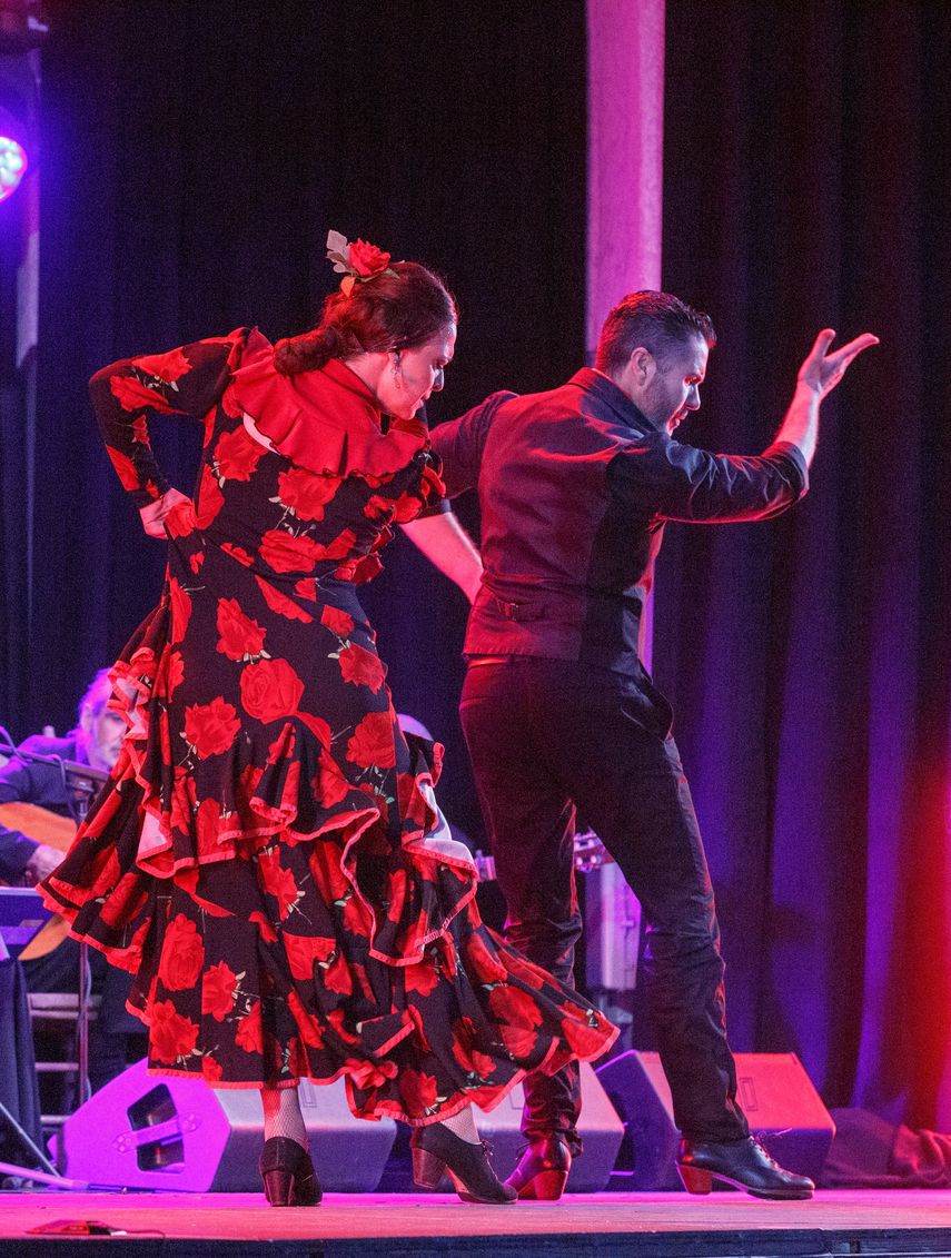 Los bailarines José Maya, Sandra Bara y Mayelú Pérez.