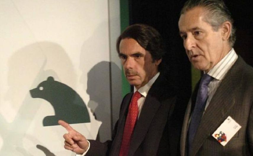 Blesa era buen amigo del expresidente José María Aznar (1996-2004) y de su mano llegó a la dirección de Caja Madrid, una entidad pública que acumuló cuantiosas pérdidas, en especial con la crisis económica de la pasada década.