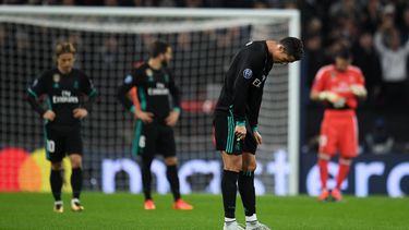 Cristiano Ronaldo reacciona luego de un gol del Tottenham.