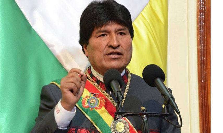El presidente boliviano Evo Morales recibe el apoyo del 75% del electorado, y continúa siendo popular en la clase campesina y comunidades indígenas.