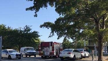 La Policía acudió al lugar y encontró el cuerpo del hombre.