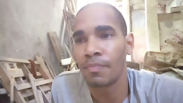 Una foto de archivo de Otero Alcántara con la cabeza rapada.