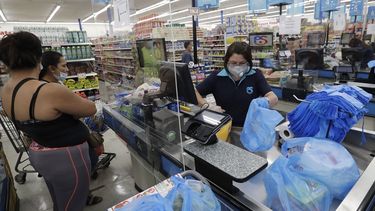 Vista de un supermercado Presidente, en La Peque&ntilde;a Habana, en Miami, en tiempos de COVID-19.
