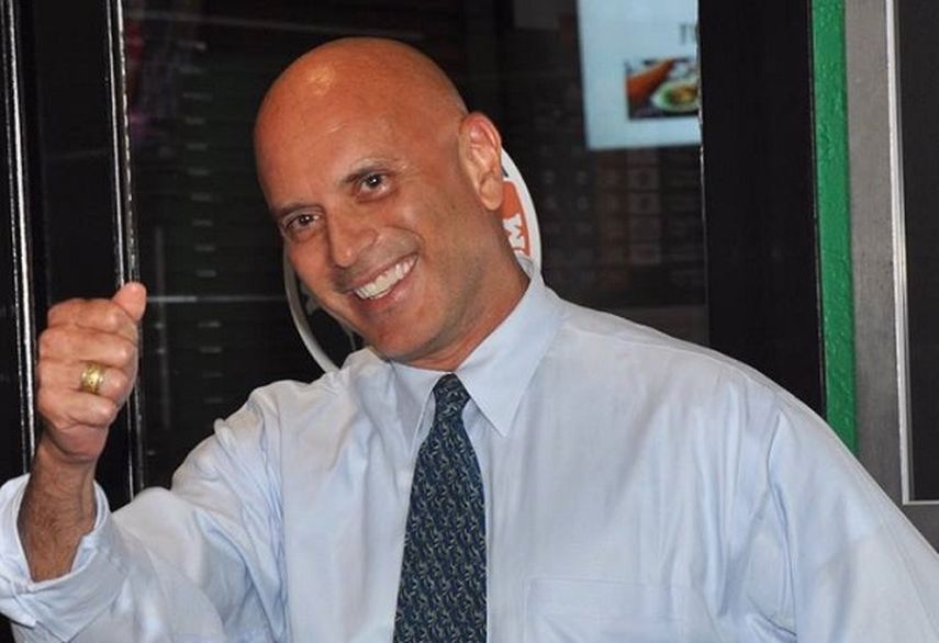 Tim Canova, candidato a reemplazar a Debbie Wasserman Schultz por el distrito 23 (TOMADO DE FACEBOOK)