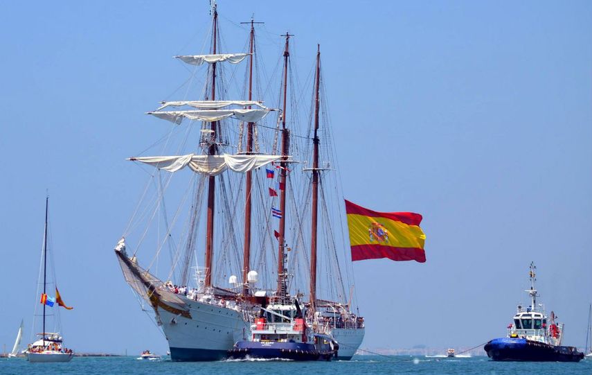 El buque&nbsp;Juan Sebastián Elcano desvió su ruta para acercarse al puerto más próximo, Recife, donde fue desembarcado por personal médico&nbsp;