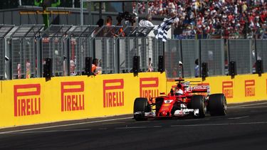 Vettel aumentó a 14 puntos la diferencia en la cima de la clasificación de pilotos esta temporada.