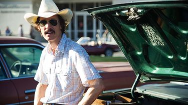 En esta imagen difundida por Focus Features, Matthew McConaughey en el papel de Ron Woodroof en una escena de la película Dallas Buyers Club. (AP Foto/Focus Features, Anne Marie Fox)
