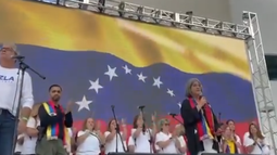 Daniella Levine Cava, alcaldesa de Miami-Dade, junto a la comunidad venezolana.&nbsp;