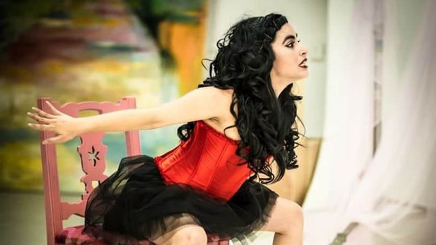 Tres magníficas putas cuenta con las actuaciones de Simone Balmaseda, Héctor Alejandro González, Letty Carmona, Rosabel Ceballes y Yordan Mayedo.