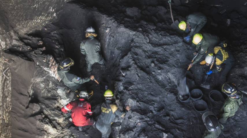 Con el hallazgo del cadáver de Lázaro Frank Montero Pita terminan las labores de rescate iniciadas tras el derrumbe de una pared interior de la chimenea de la planta Antonio Guiteras, en Cuba.