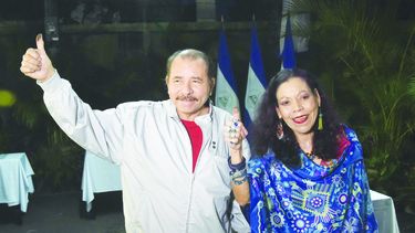 Daniel Ortega y Rosario Murillo, la pareja presidencial que gobierna Nicaragua.