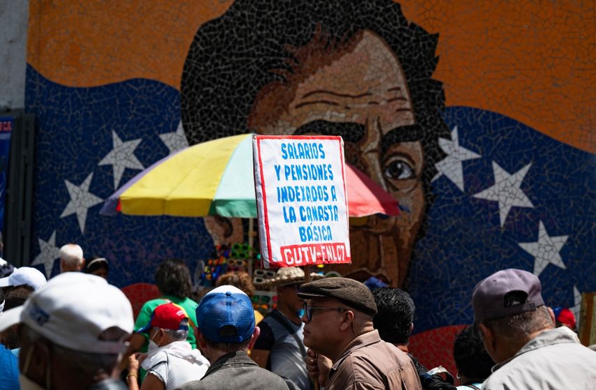 A más de un año de protestas continuas, los profesores jubilados y pensionados se mantienen con el ímpetu intacto, reclamando el derecho a un ingreso digno&nbsp;