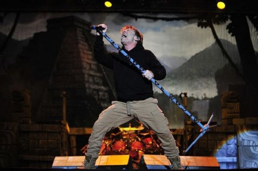 Iron Maiden, que llenó el Estadio Nacional de Santiago, se alistaba para partir a Argentina, donde realizará un concierto en Córdoba, en el marco de su gira The Books of Souls World Tour (EFE).