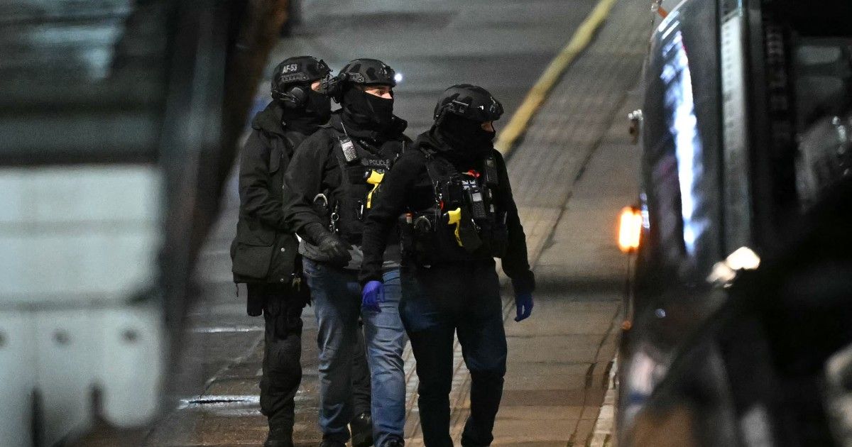 Inglaterra: Lo que se sabe del ataque en un tren que dejó al menos 10 heridos