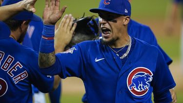 El campocorto de los Cachorros de Chicago Javier B&aacute;ez celebra tras el final de la novena entrada del juego contra los Tigres de Detroit, el lunes 24 de agosto de 2020, en Detroit.&nbsp;