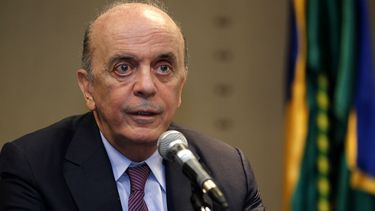 Fotografía de archivo del 5 de julio de 2016 del canciller brasileño, José Serra, hablando en una conferencia de prensa en Montevideo.