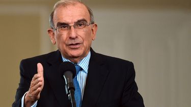 De la Calle también lamentó que se esté usando la política exterior en las discusiones de política interna electoral algo que jamás había sucedido en Colombia.