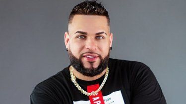 DJ Dee Espinal integra el humor en sus espectáculos musicales.&nbsp;