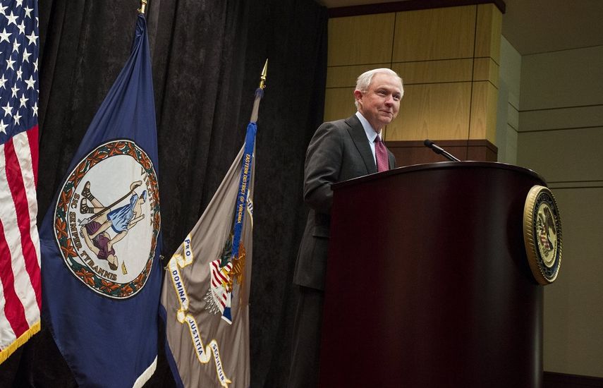 El fiscal general de Estados Unidos,&nbsp;Jeff&nbsp;Sessions durante una visita para conversar con la policía local en Richmond (Virginia, Estados Unidos).