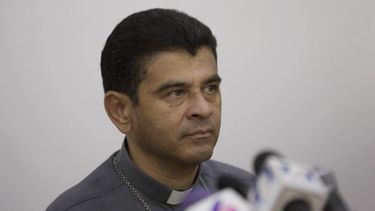 Obispo retenido en Nicaragua dice que tiene casa por cárcel