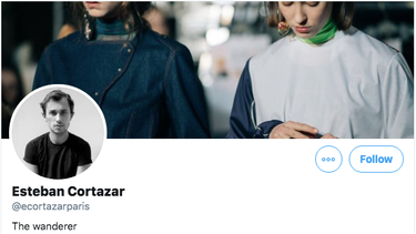 Captura de pantalla del perfil oficial en Twitter del dise&ntilde;ador colombiano Esteban&nbsp;Cort&aacute;zar.