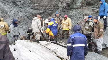Hallan restos de diecinueve ocupantes de avión accidentado en el extremo oriente ruso