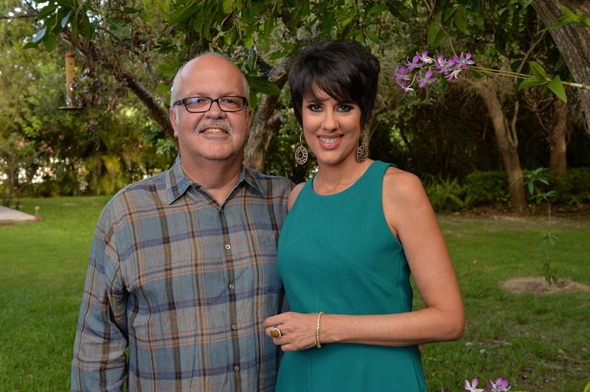 Tomás Martínez y Mercedes Soler posan durante la entrevista con DIARIO LAS AMÉRICAS. (ÁLVARO MATA)