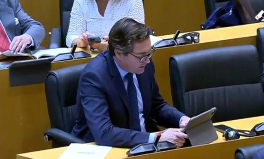 Diputado español por el Partido Popular, Pablo Hipán, durante audiencia de la Comisión de Asuntos Exteriores del Congreso