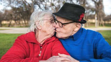 Un matrimonio de ancianos.&nbsp;