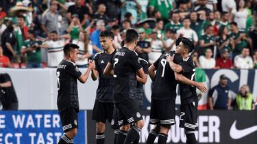 El gran protagonista del partido fue el veterano centrocampista Andrés Guardado, quien salió al minuto 37 de la segunda parte por Erick Gutiérrez, lesionado, y se convirtió en el hombre gol que definió con un doblete la superioridad de México y también el triunfo merecido del Tri.