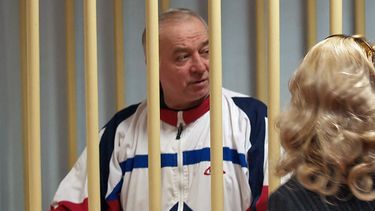 Fotografía de archivo fechada el 9 de agosto de 2006 que muestra al exespía ruso Sergei Skripal, durante una audiencia en el tribunal militar de Moscú, en Rusia. 