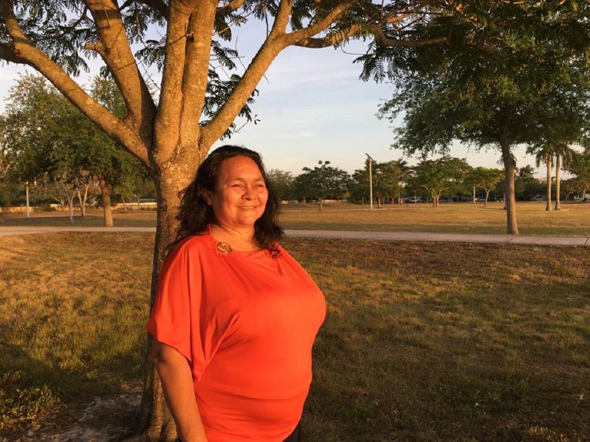 Aldenora Comeron, una brasileña que ha dedicado su vida a recaudar ayuda para mujeres víctimas de violencia doméstica en Miami.&nbsp;