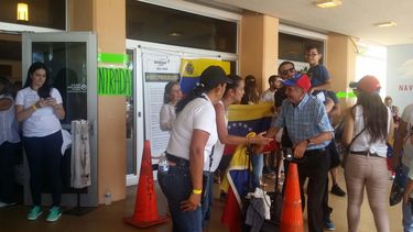 Los venezolanos en Miami responden masivamente a la convocatoria de la oposición para este domingo 16 de julio.
