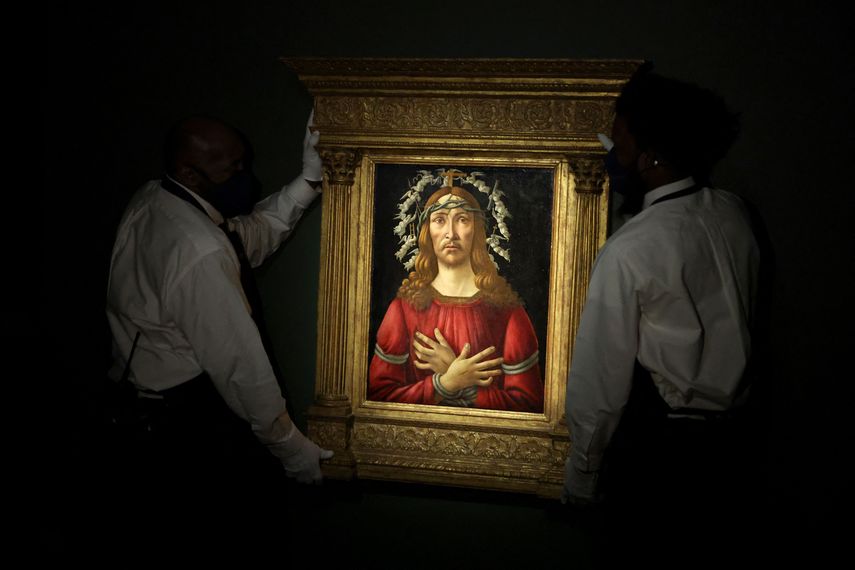 Una vista de El Hombre de los Dolores de Sandro Botticelli como la obra maestra de Sandro Botticelli en Sothebys el 21 de enero de 2022 en la ciudad de Nueva York.