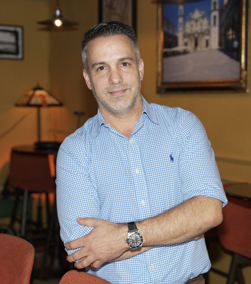 Edgar imagina a Tumba’o como una marca que trascienda Miami y que algún día pueda expandirse hacia una Cuba sin los Castros y a otras ciudades de Estados Unidos.