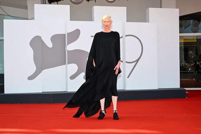 La actriz británica Tilda Swinton arriba a la 79 edición del Festival de Cine de Venecia.&nbsp;