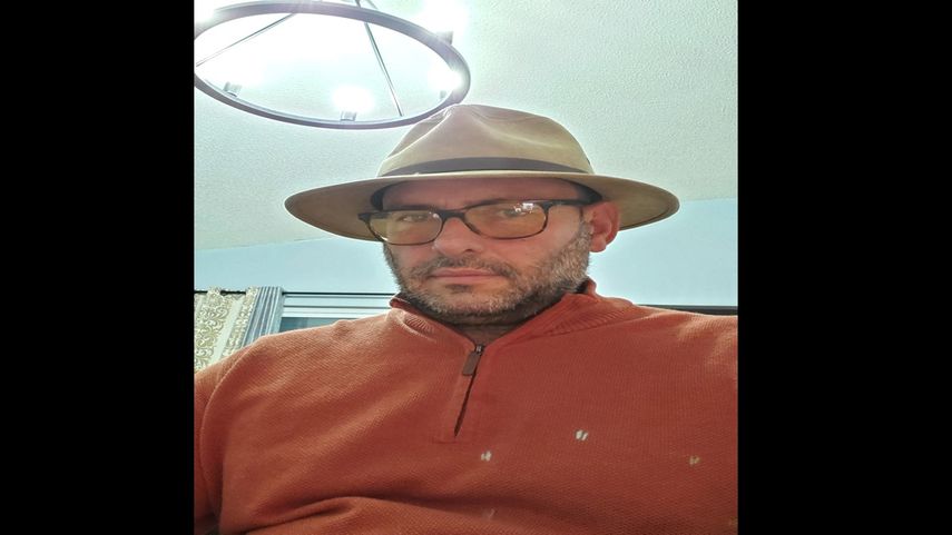 El escritor cubano Alberto Sicilia.