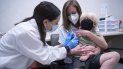 Un niñito recibe una vacuna contra el coronavirus en Lexington, Carolina del Sur, el 20 de junio del 2022. 