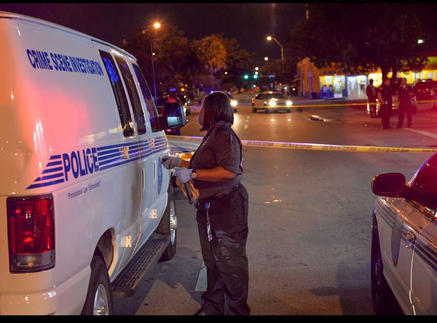 Un tiroteo ocurrido en el King Brothers Market, en Miami dejó un muerto y dos heridos. (ÁLVARO MATA)