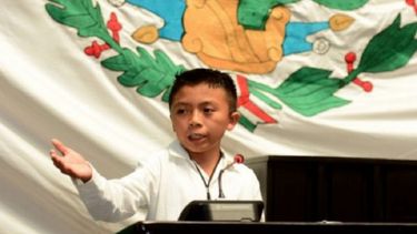 El niño despertó los aplausos cuando aludió al robo descarado e impune del exgobernador Roberto Borge (2011-2016), quien ha sido denunciado por el actual gobierno estatal.